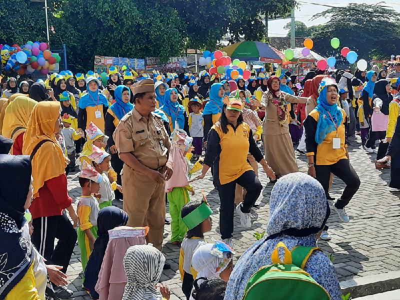 Senam asyik anak anak himpaudi