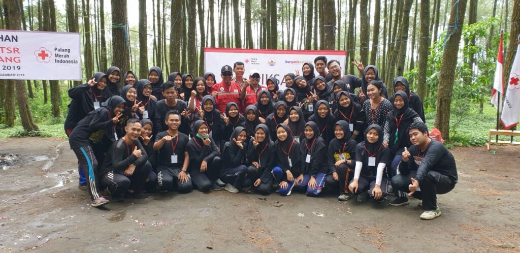 foto bersama milenial pelantika ksr-pmi unitdar kota magelang