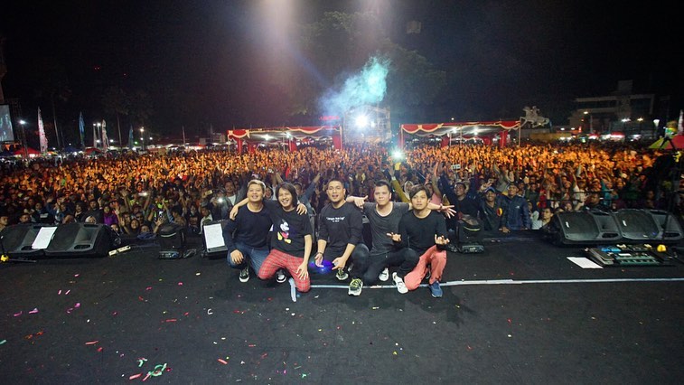 Konser Armada Band